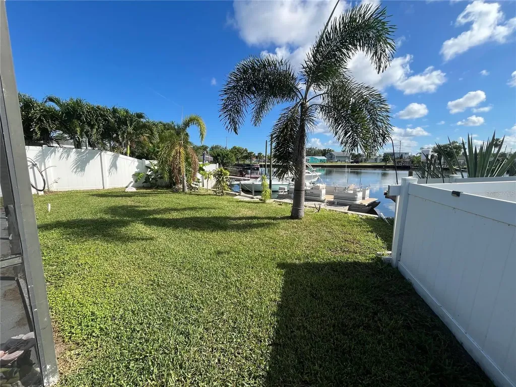 13630 Lagoon Drive Hudson FL 34667