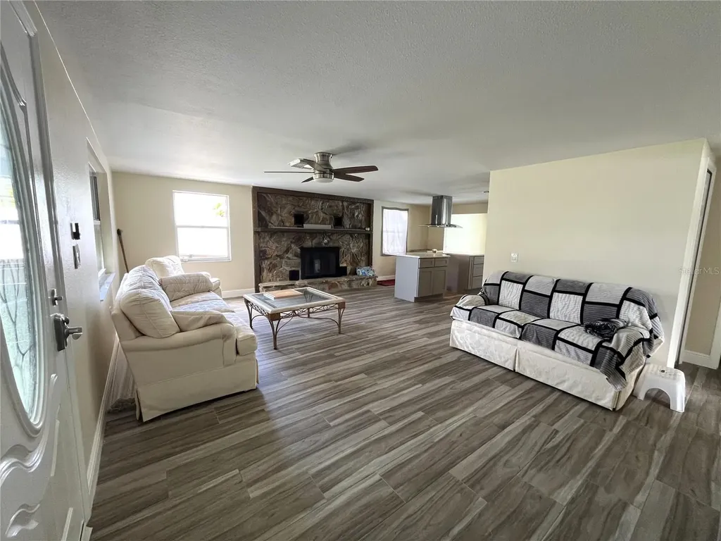 13630 Lagoon Drive Hudson FL 34667