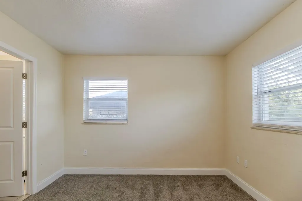 4320 Meadowbrook Avenue Orlando FL 32808
