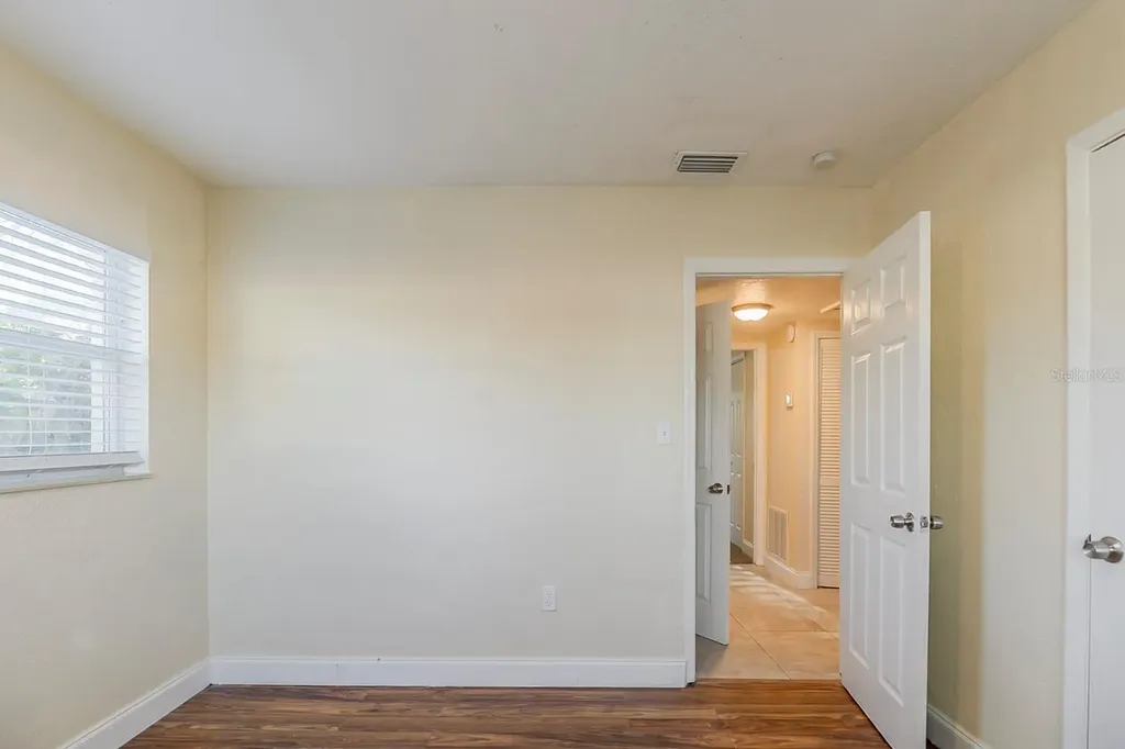 4320 Meadowbrook Avenue Orlando FL 32808
