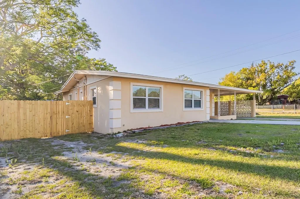 4320 Meadowbrook Avenue Orlando FL 32808