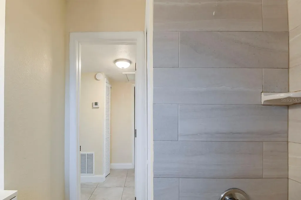 4320 Meadowbrook Avenue Orlando FL 32808