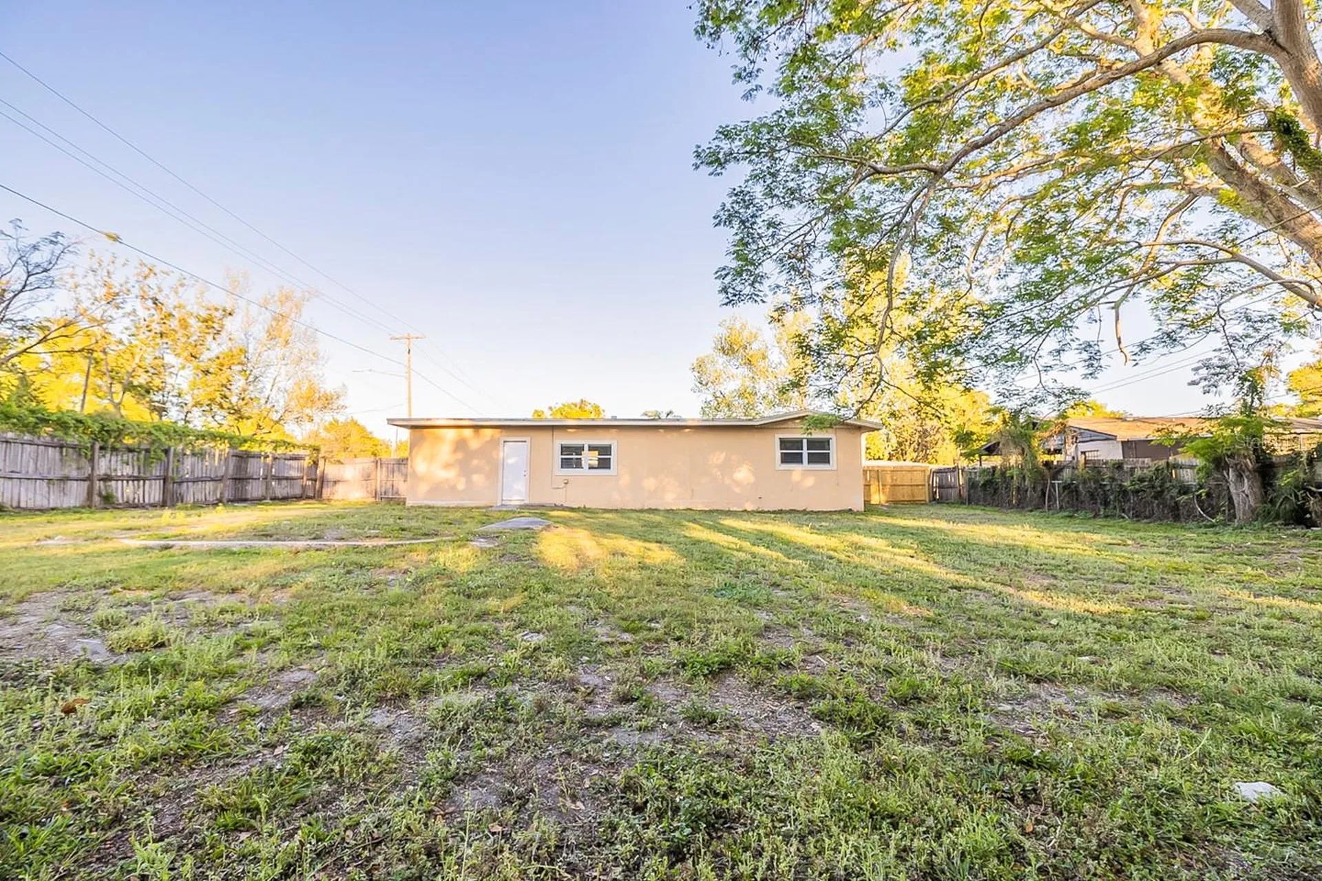 4320 Meadowbrook Avenue Orlando FL 32808