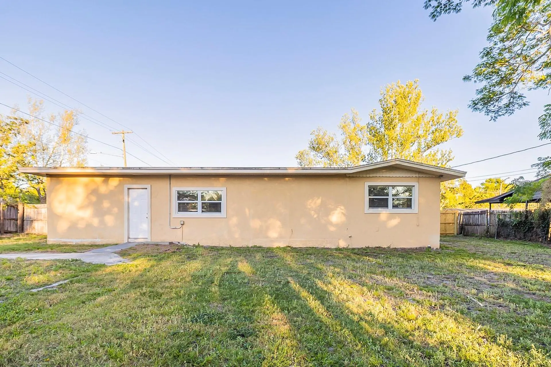 4320 Meadowbrook Avenue Orlando FL 32808