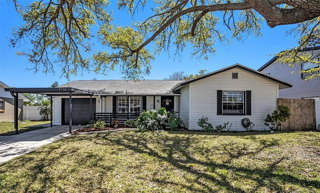 7716 W Hiawatha Street Tampa FL 33615