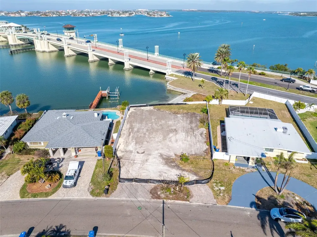 8043 Causeway Boulevard S St Petersburg FL 33707