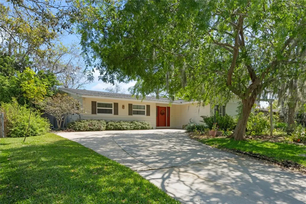 427 N Lakeview Avenue Winter Garden FL 34787
