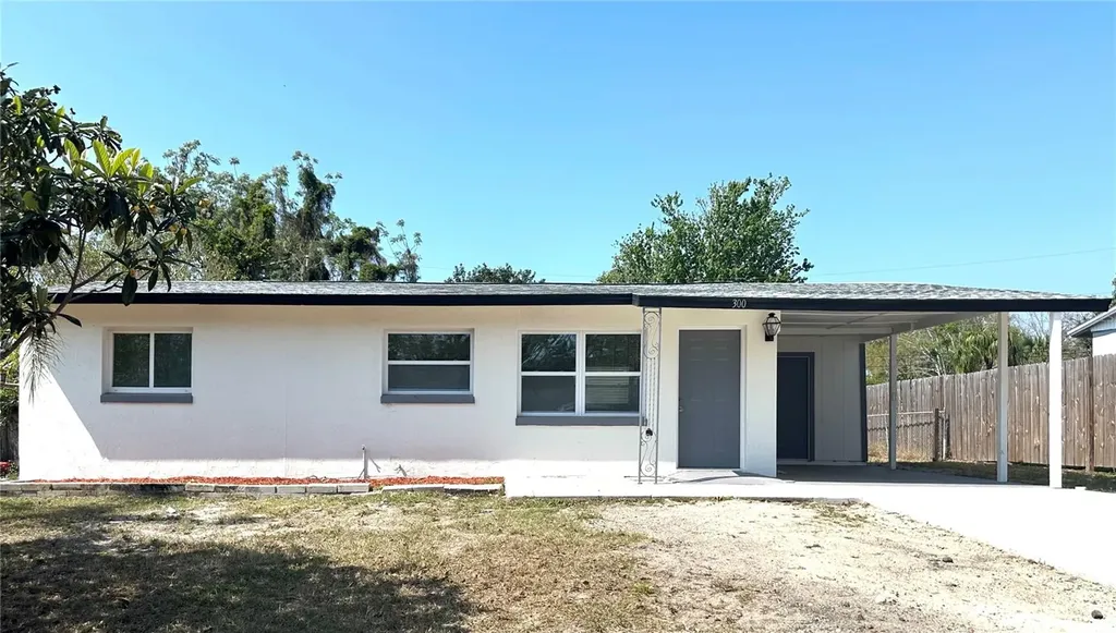 300 S Aurora Drive Apopka FL 32703