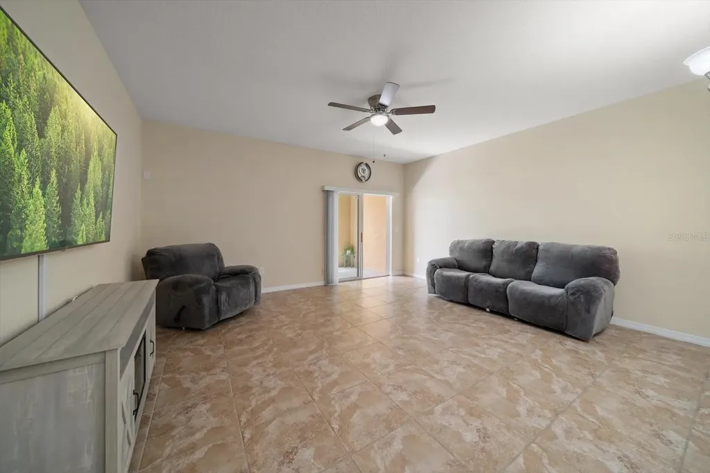 2011 Hawks View Drive Ruskin FL 33570