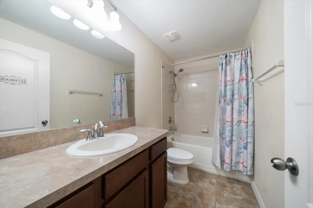 2011 Hawks View Drive Ruskin FL 33570