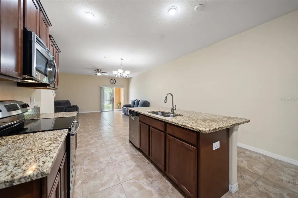 2011 Hawks View Drive Ruskin FL 33570