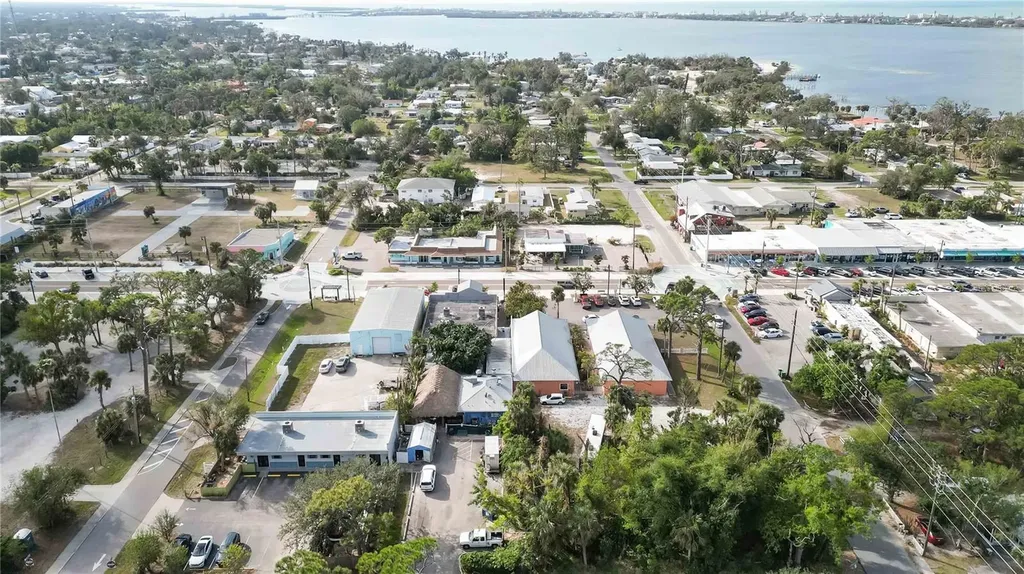 362 W Dearborn Street Englewood FL 34223