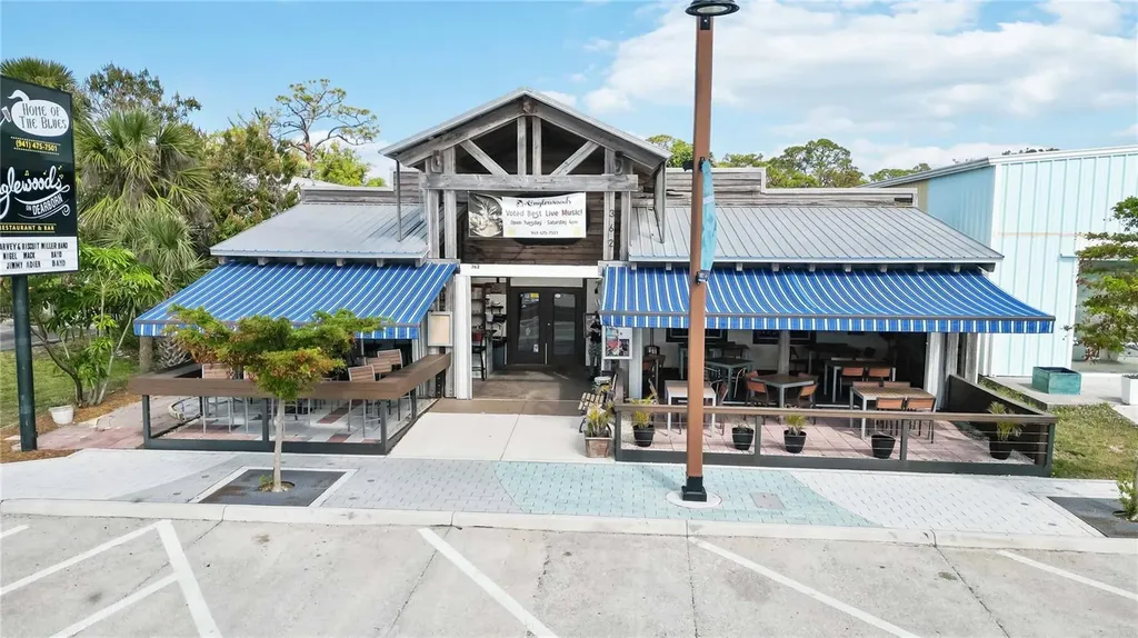 362 W Dearborn Street Englewood FL 34223