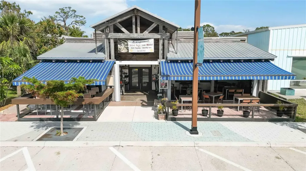 362 W Dearborn Street Englewood FL 34223