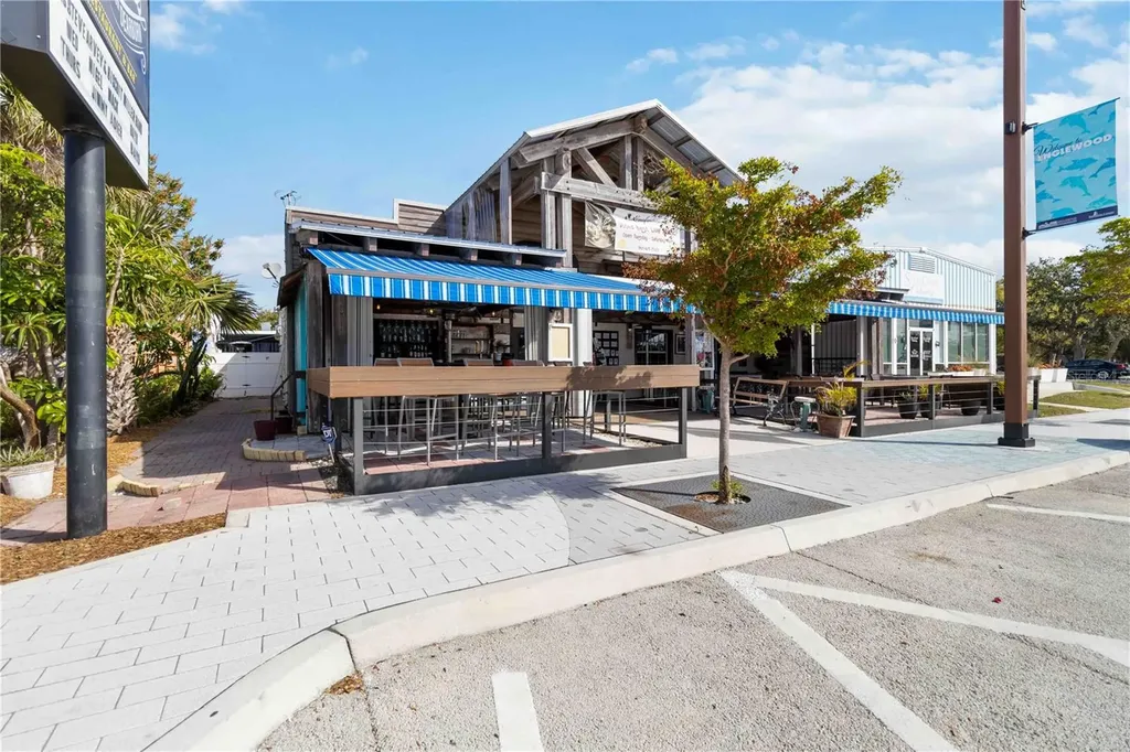 362 W Dearborn Street Englewood FL 34223