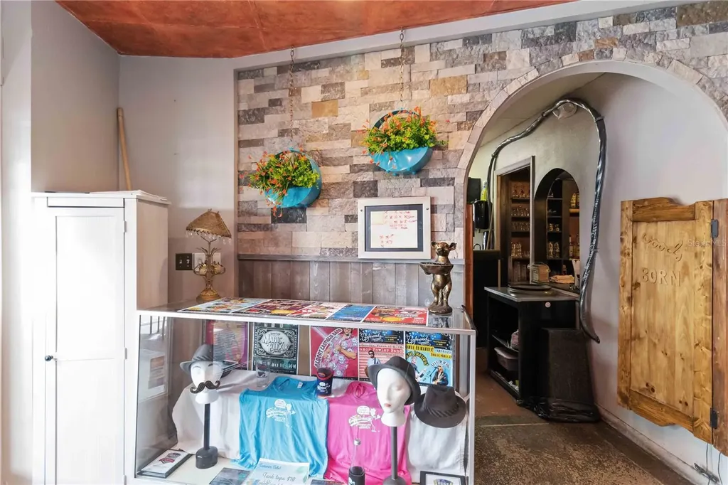 362 W Dearborn Street Englewood FL 34223