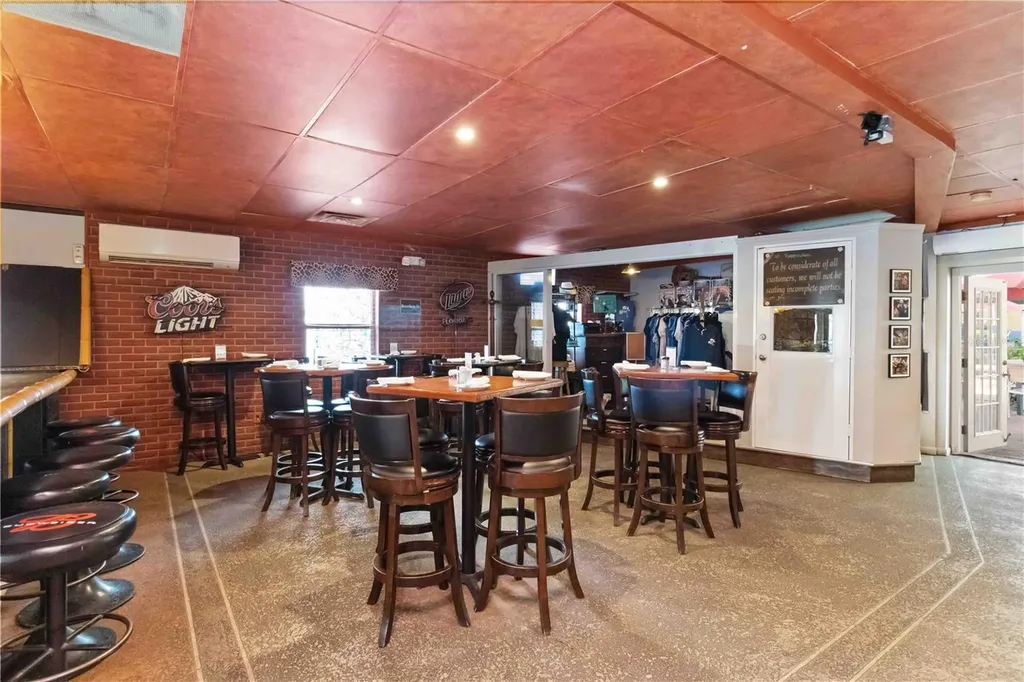 362 W Dearborn Street Englewood FL 34223