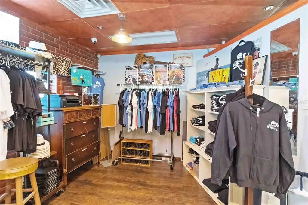 362 W Dearborn Street Englewood FL 34223