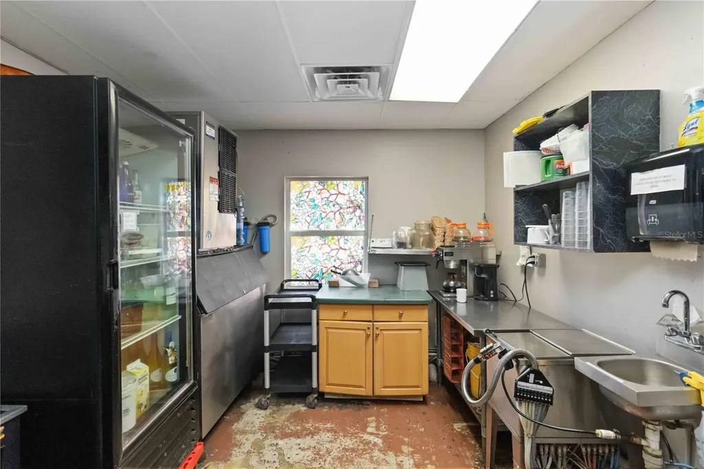 362 W Dearborn Street Englewood FL 34223