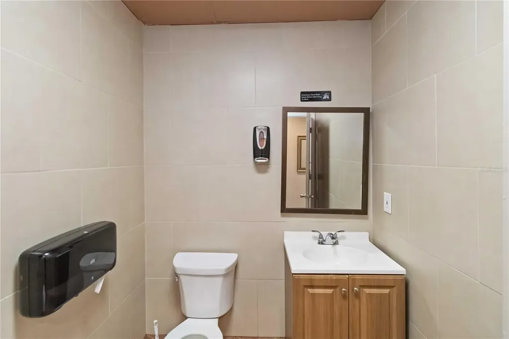 362 W Dearborn Street Englewood FL 34223