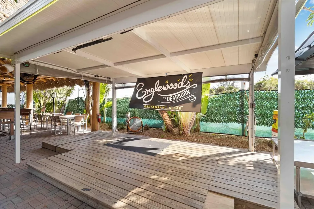 362 W Dearborn Street Englewood FL 34223