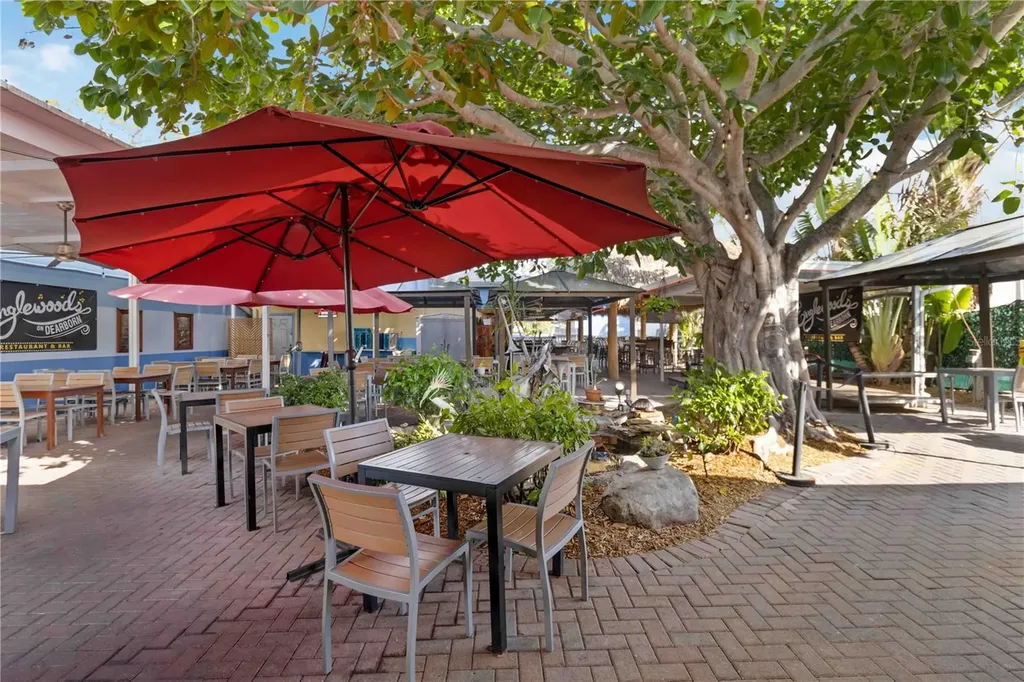 362 W Dearborn Street Englewood FL 34223