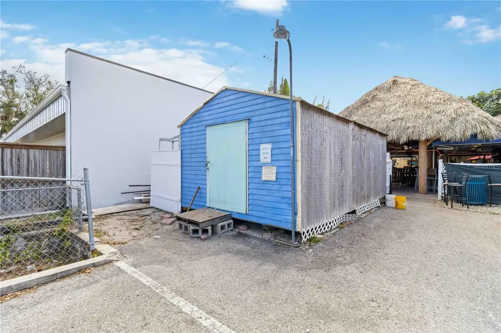 362 W Dearborn Street Englewood FL 34223