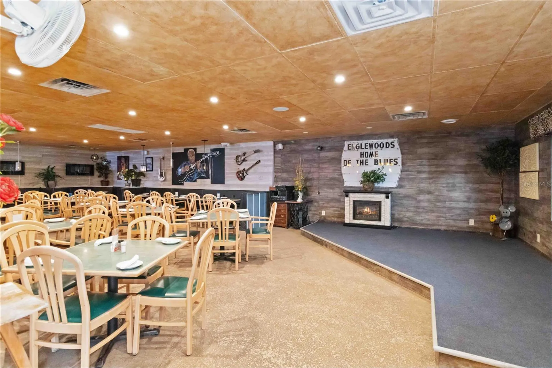 362 W Dearborn Street Englewood FL 34223