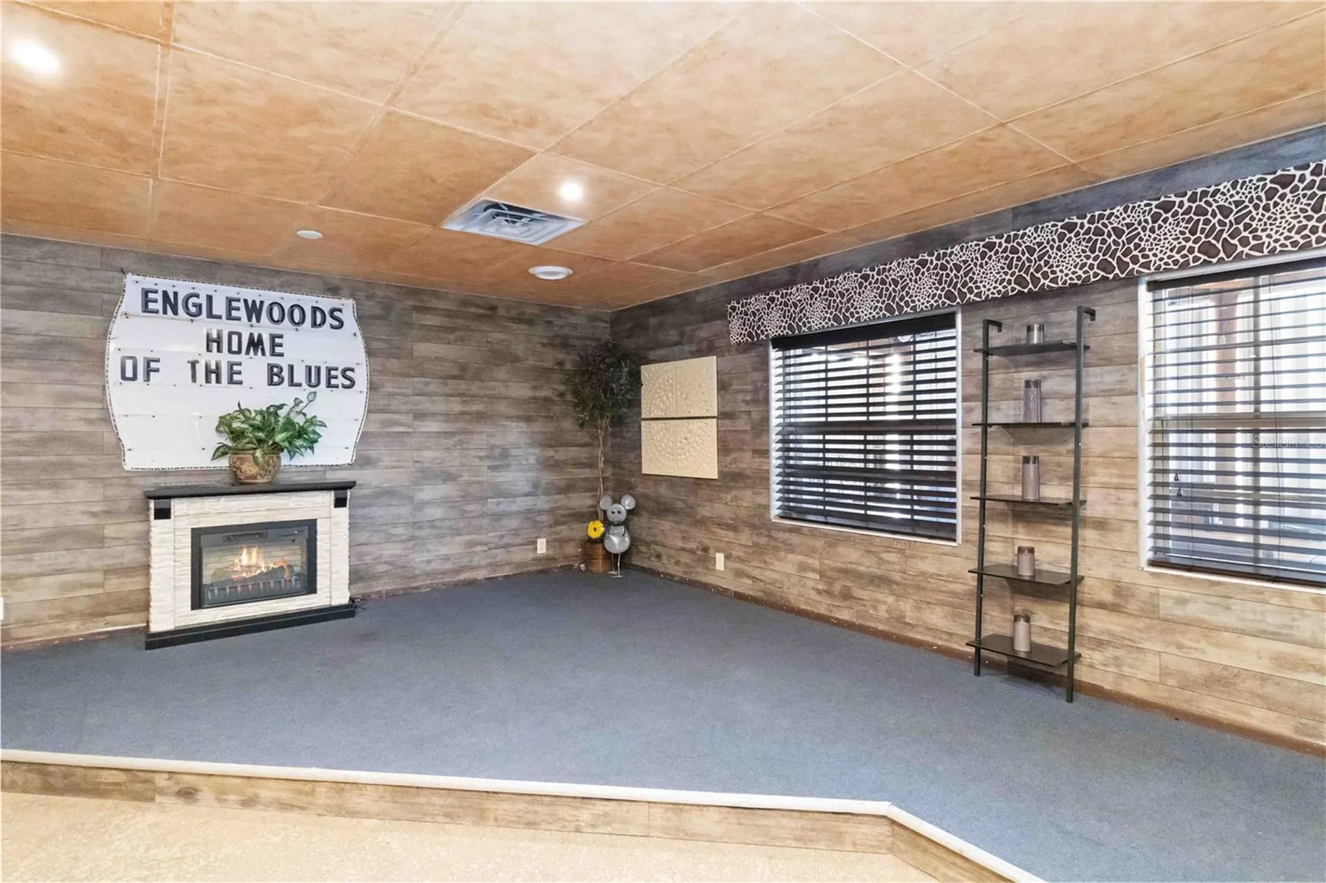 362 W Dearborn Street Englewood FL 34223