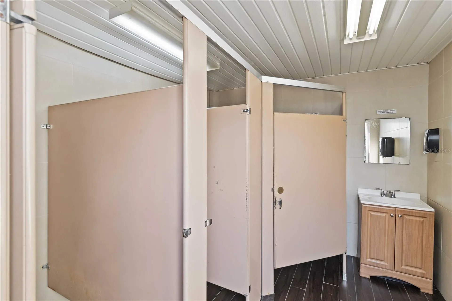 362 W Dearborn Street Englewood FL 34223