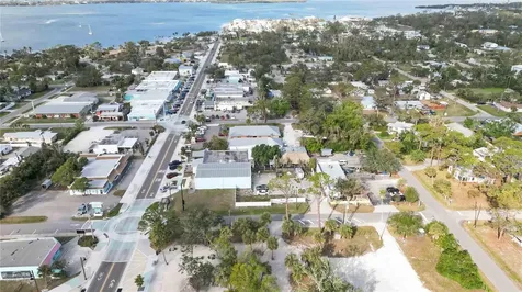 362 W Dearborn Street Englewood FL 34223