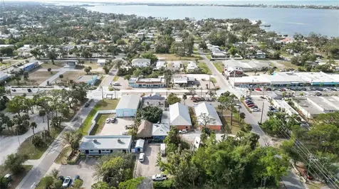 362 W Dearborn Street Englewood FL 34223