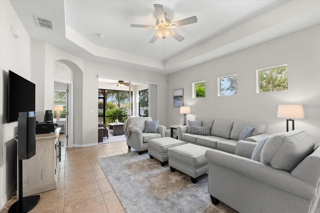 4954 Newport News Circle Lakewood Ranch FL 34211