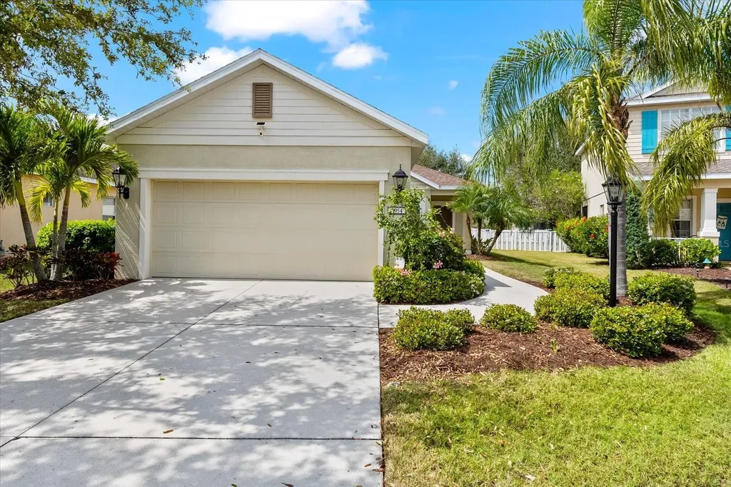 4954 Newport News Circle Lakewood Ranch FL 34211