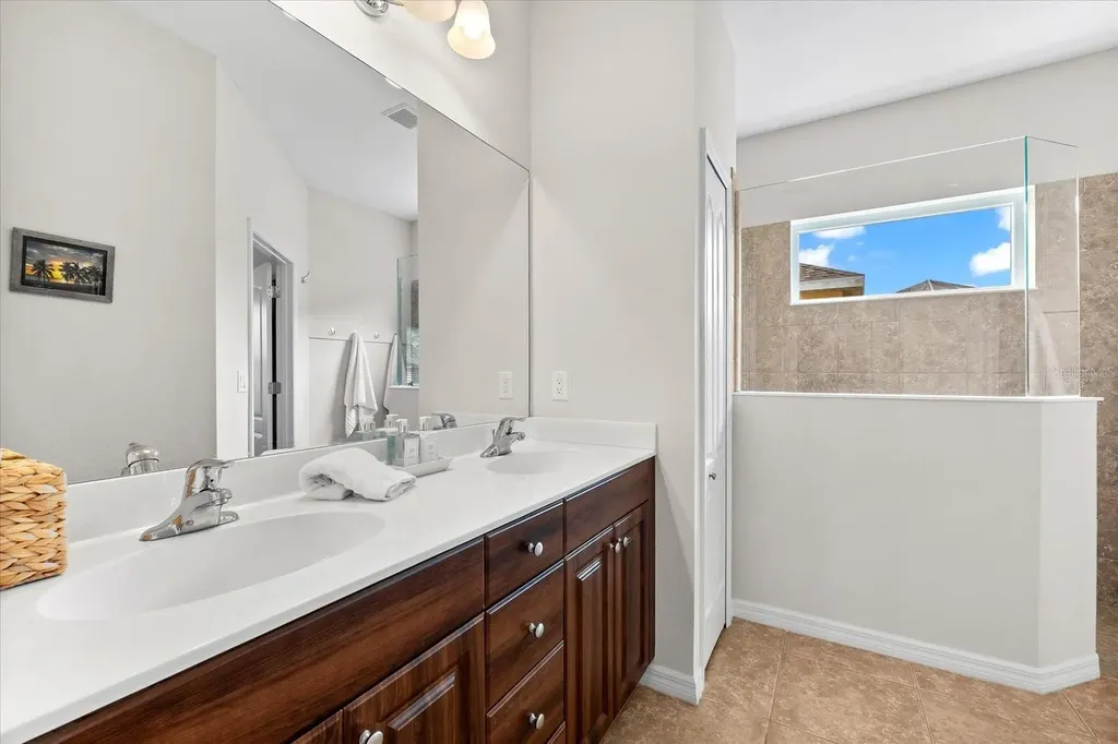 4954 Newport News Circle Lakewood Ranch FL 34211