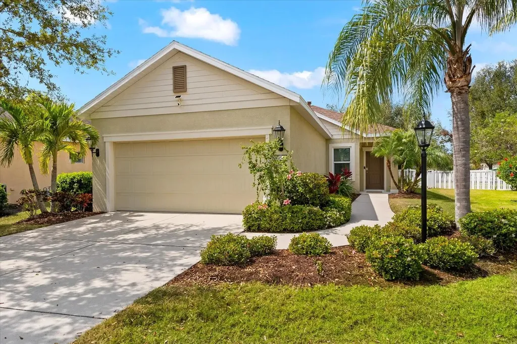 4954 Newport News Circle Lakewood Ranch FL 34211