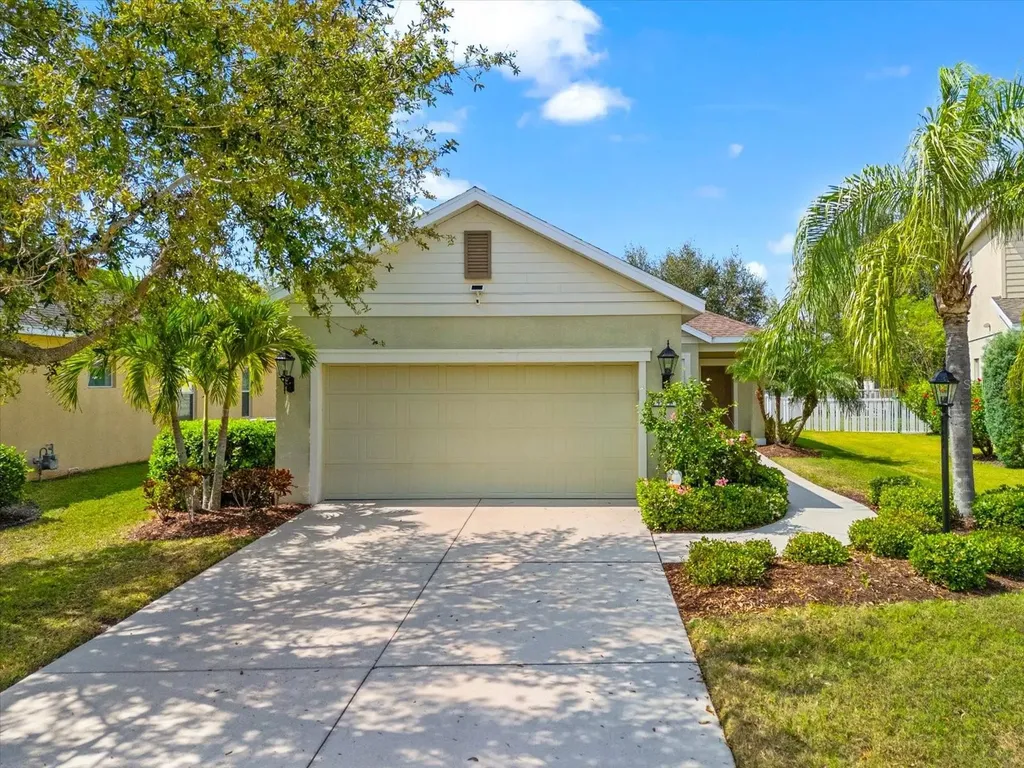 4954 Newport News Circle Lakewood Ranch FL 34211