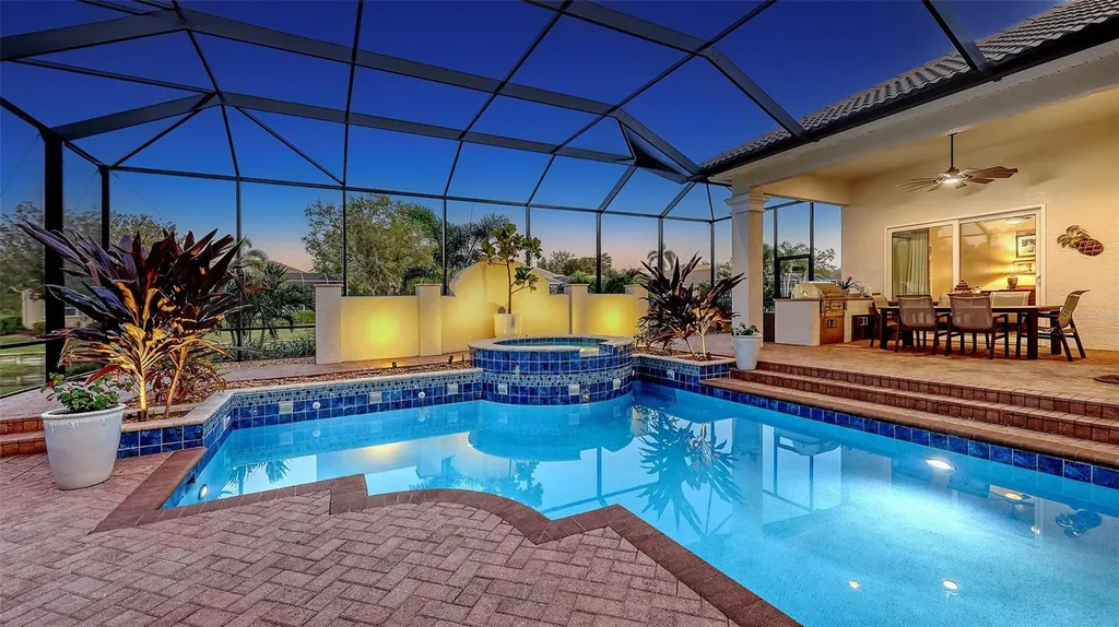 7340 Barclay Court University Park FL 34201
