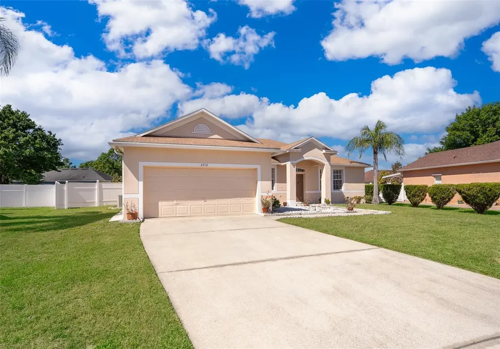 2712 Pearl Court Kissimmee FL 34743