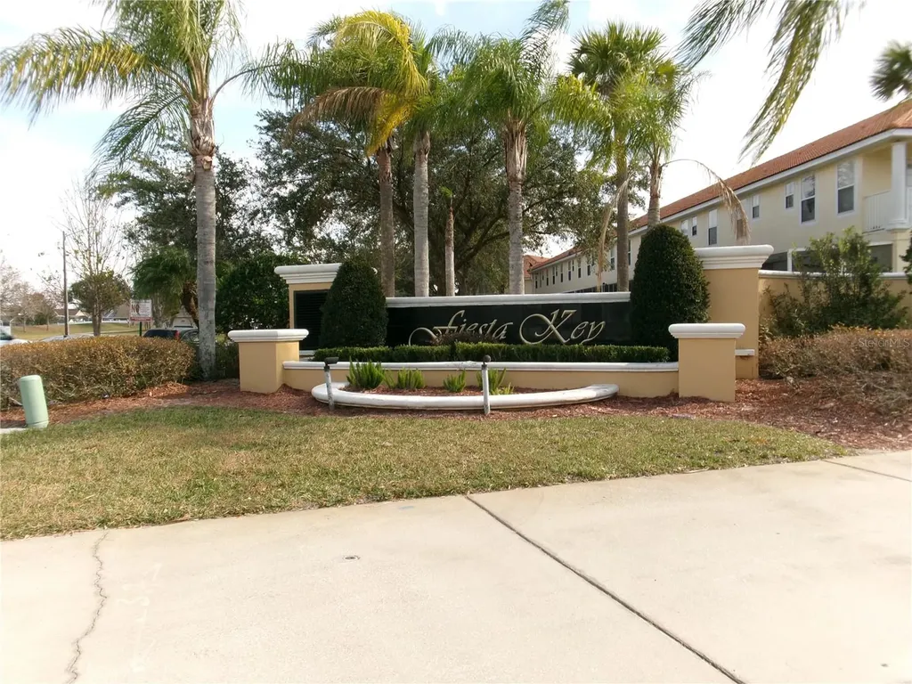 1285 S South Beach Circle Kissimmee FL 34746