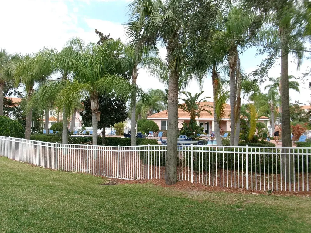 1285 S South Beach Circle Kissimmee FL 34746