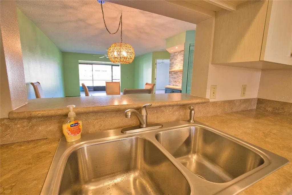 405 Pine Hollow Circle Englewood FL 34223