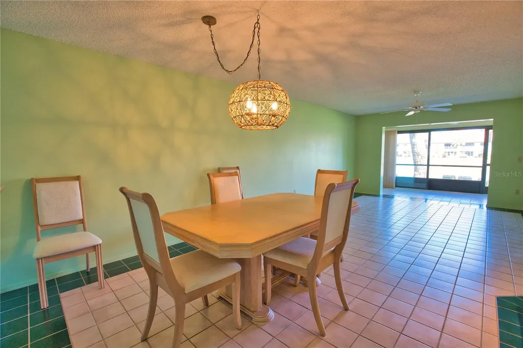 405 Pine Hollow Circle Englewood FL 34223