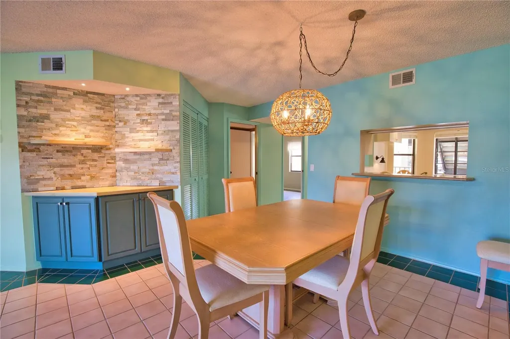 405 Pine Hollow Circle Englewood FL 34223