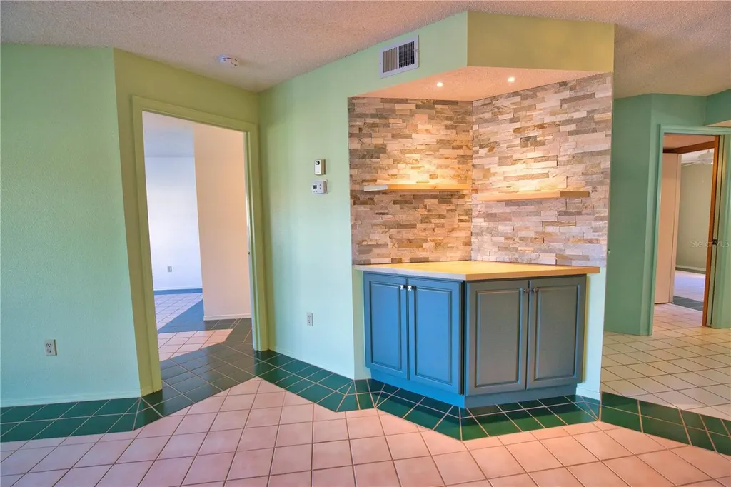 405 Pine Hollow Circle Englewood FL 34223