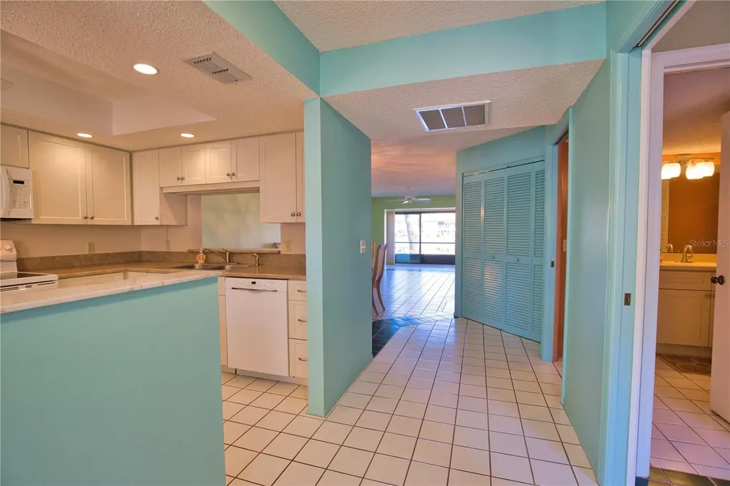 405 Pine Hollow Circle Englewood FL 34223