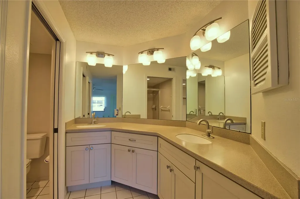 405 Pine Hollow Circle Englewood FL 34223