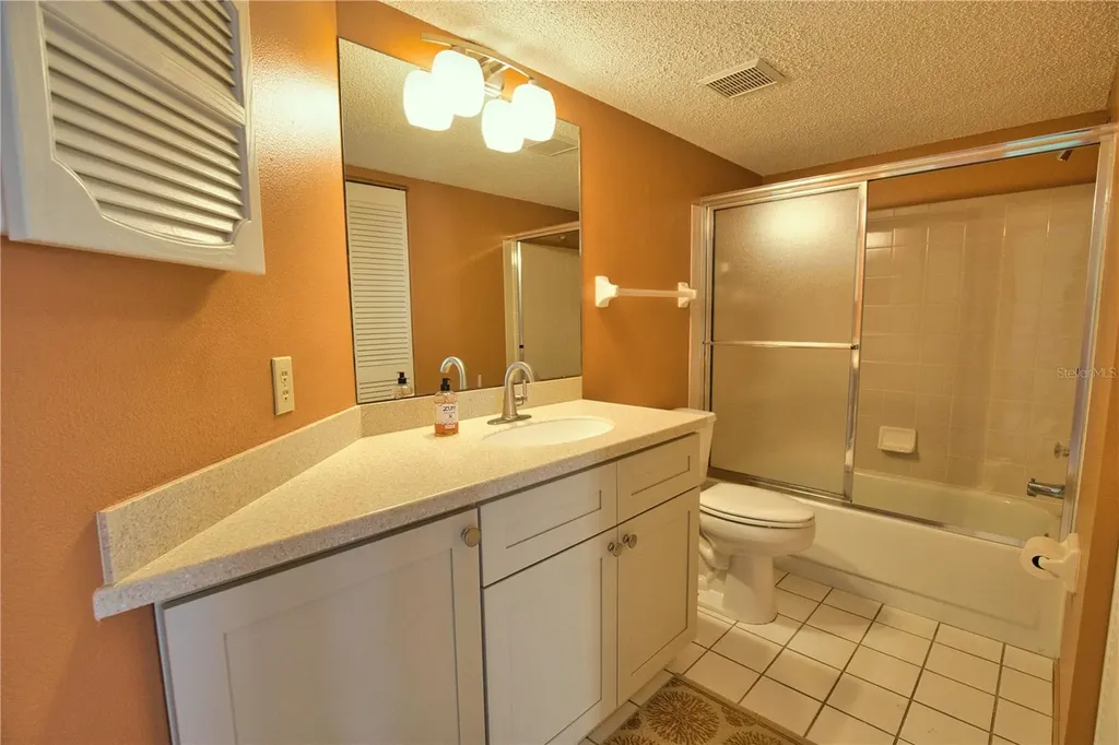 405 Pine Hollow Circle Englewood FL 34223