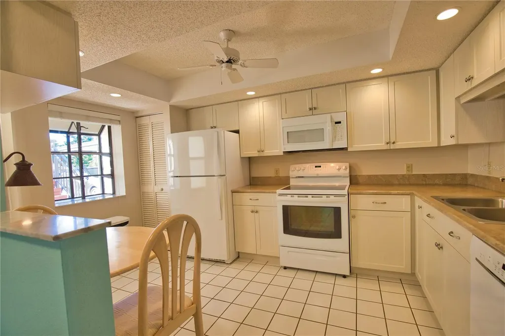 405 Pine Hollow Circle Englewood FL 34223