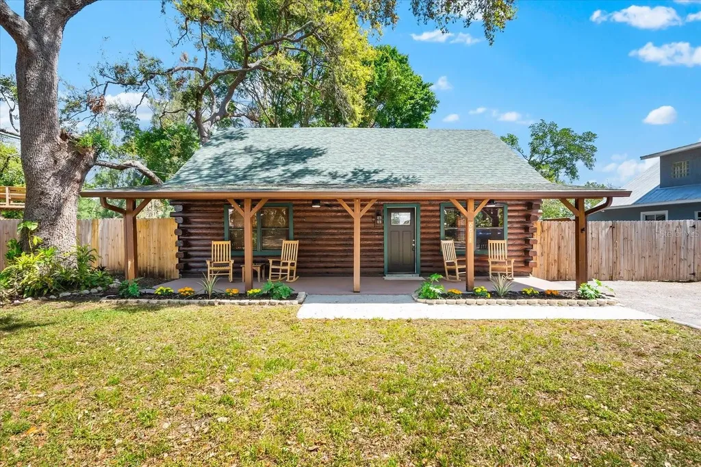 6811 6th Street W Bradenton FL 34207